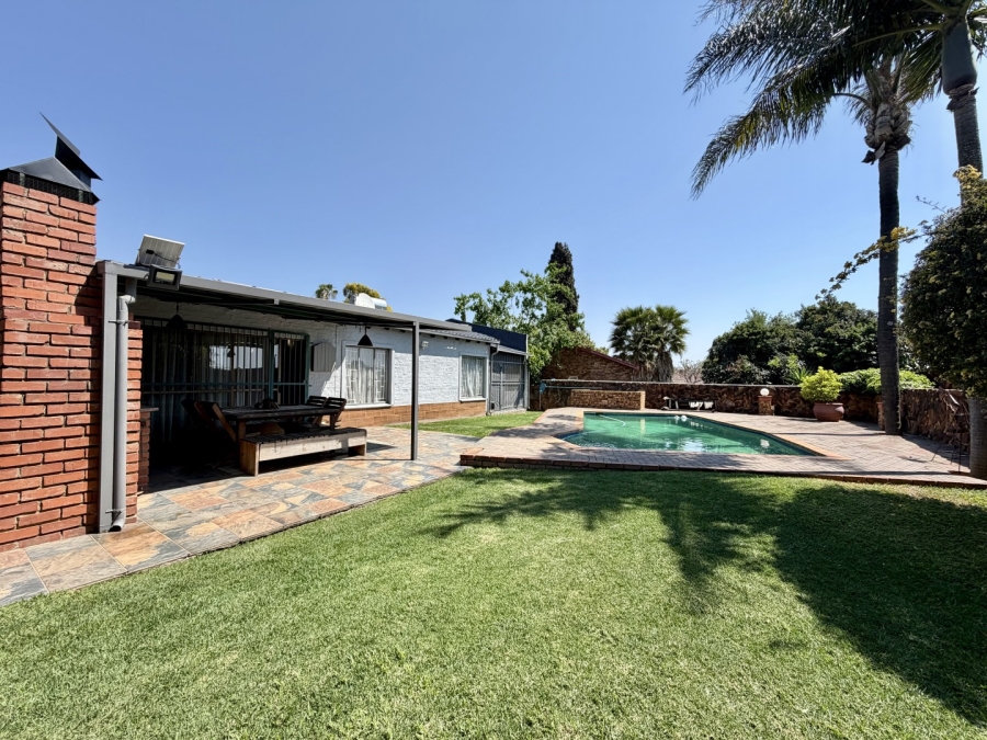 4 Bedroom Property for Sale in Garsfontein Gauteng