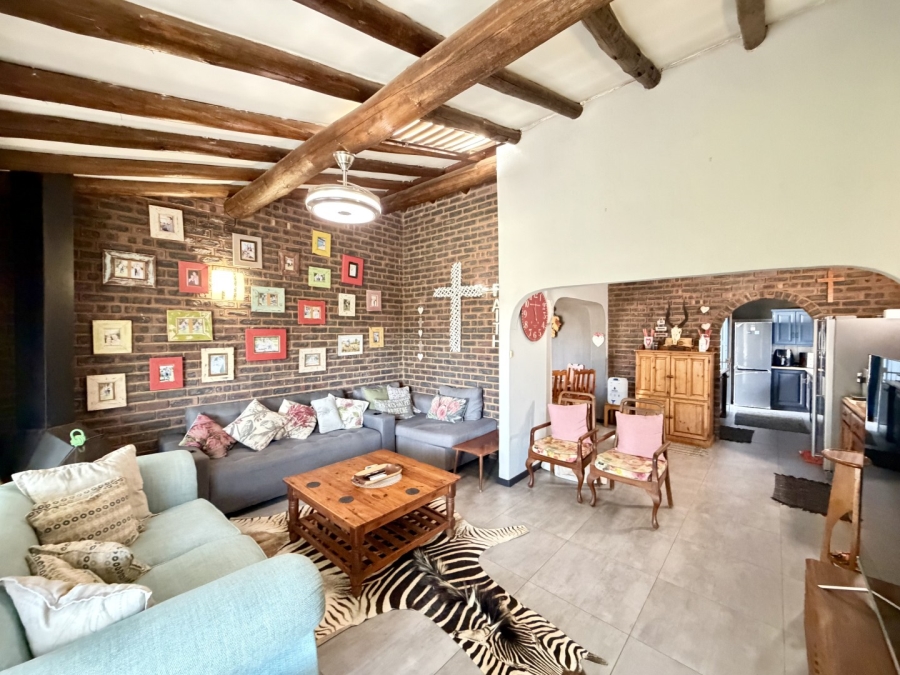 4 Bedroom Property for Sale in Garsfontein Gauteng