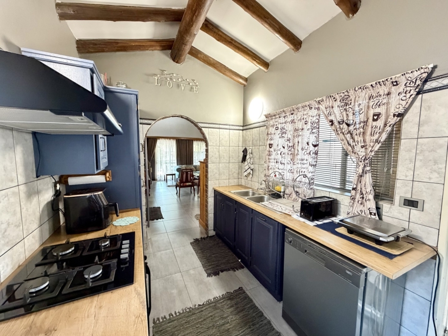 4 Bedroom Property for Sale in Garsfontein Gauteng