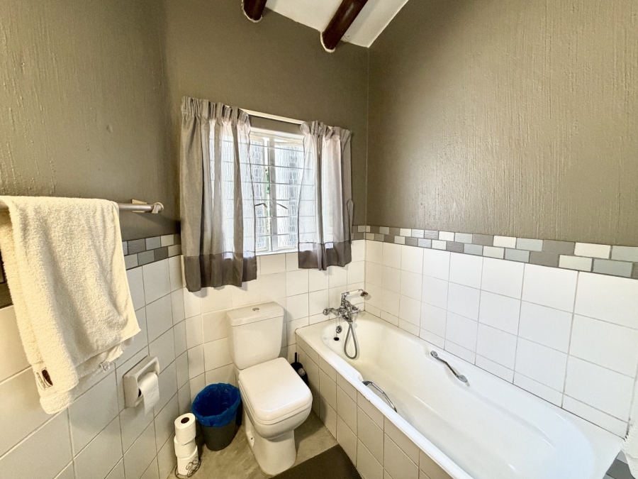 4 Bedroom Property for Sale in Garsfontein Gauteng