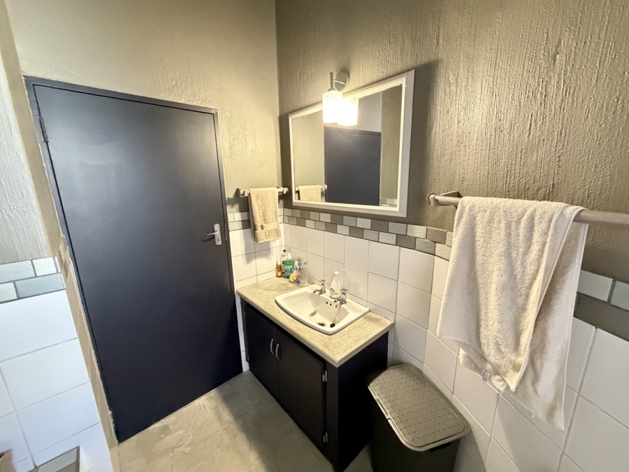 4 Bedroom Property for Sale in Garsfontein Gauteng