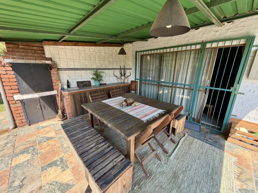4 Bedroom Property for Sale in Garsfontein Gauteng