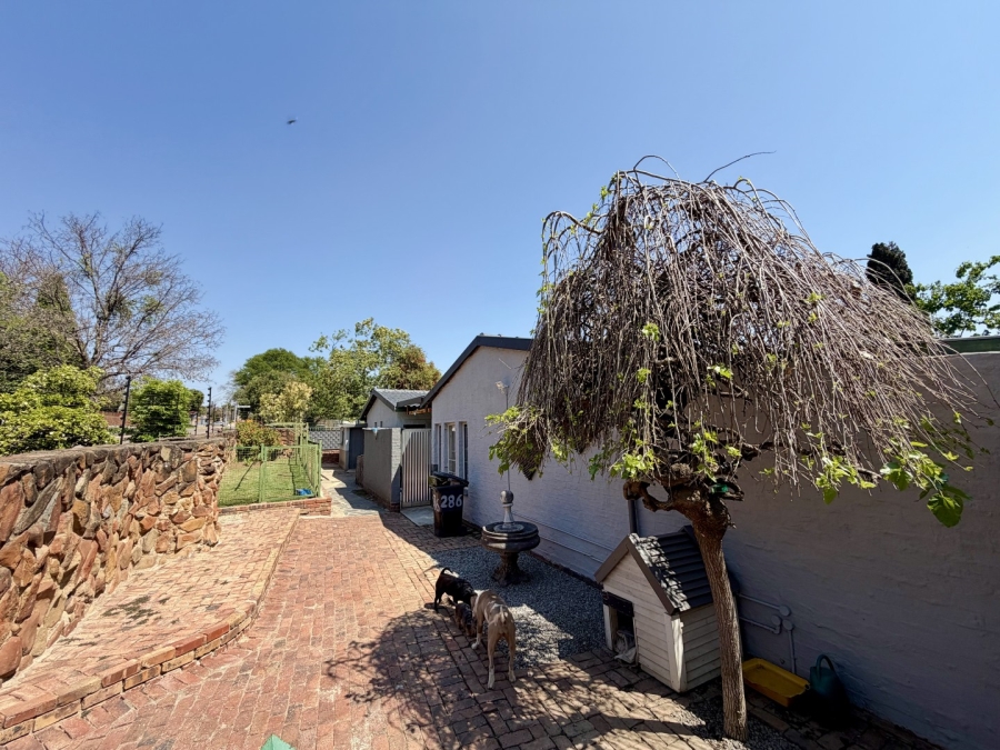 4 Bedroom Property for Sale in Garsfontein Gauteng