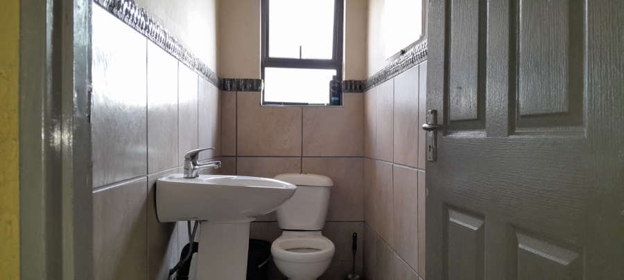 4 Bedroom Property for Sale in Golden Gardens Gauteng