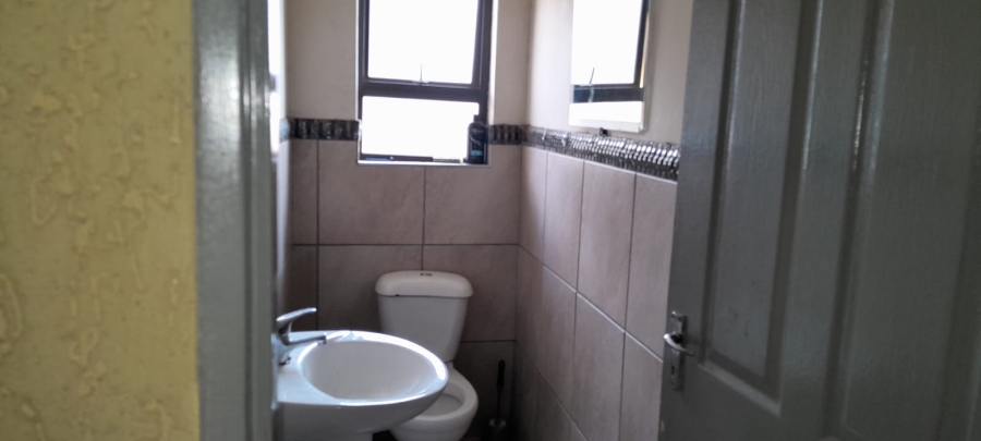 4 Bedroom Property for Sale in Golden Gardens Gauteng