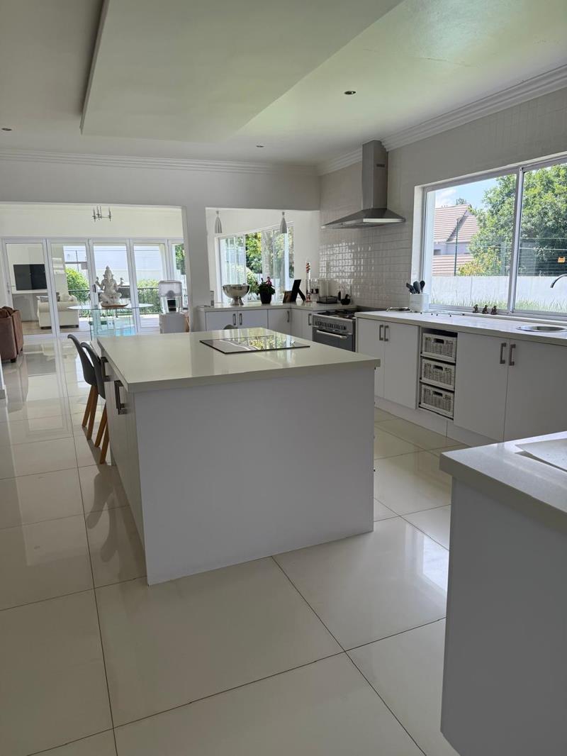 To Let 4 Bedroom Property for Rent in Bryanston East Gauteng