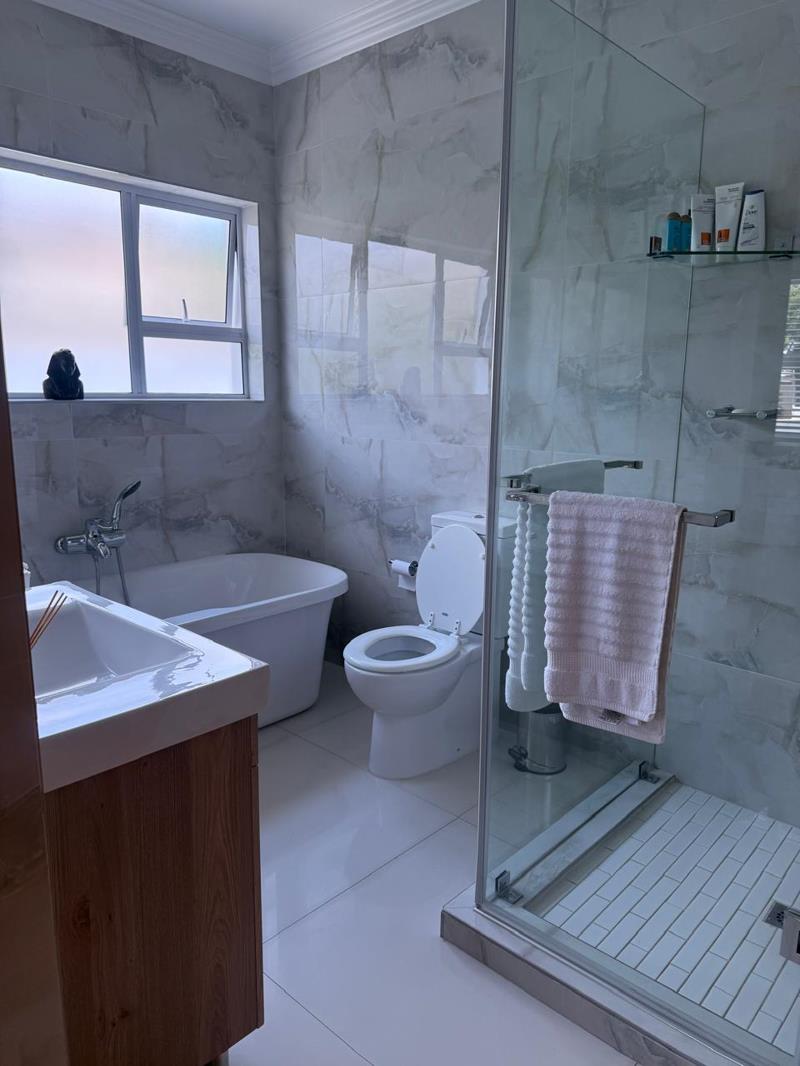 To Let 4 Bedroom Property for Rent in Bryanston East Gauteng