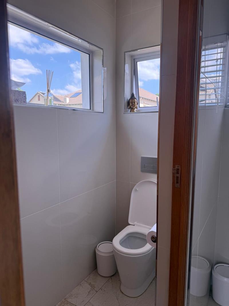 To Let 4 Bedroom Property for Rent in Bryanston East Gauteng