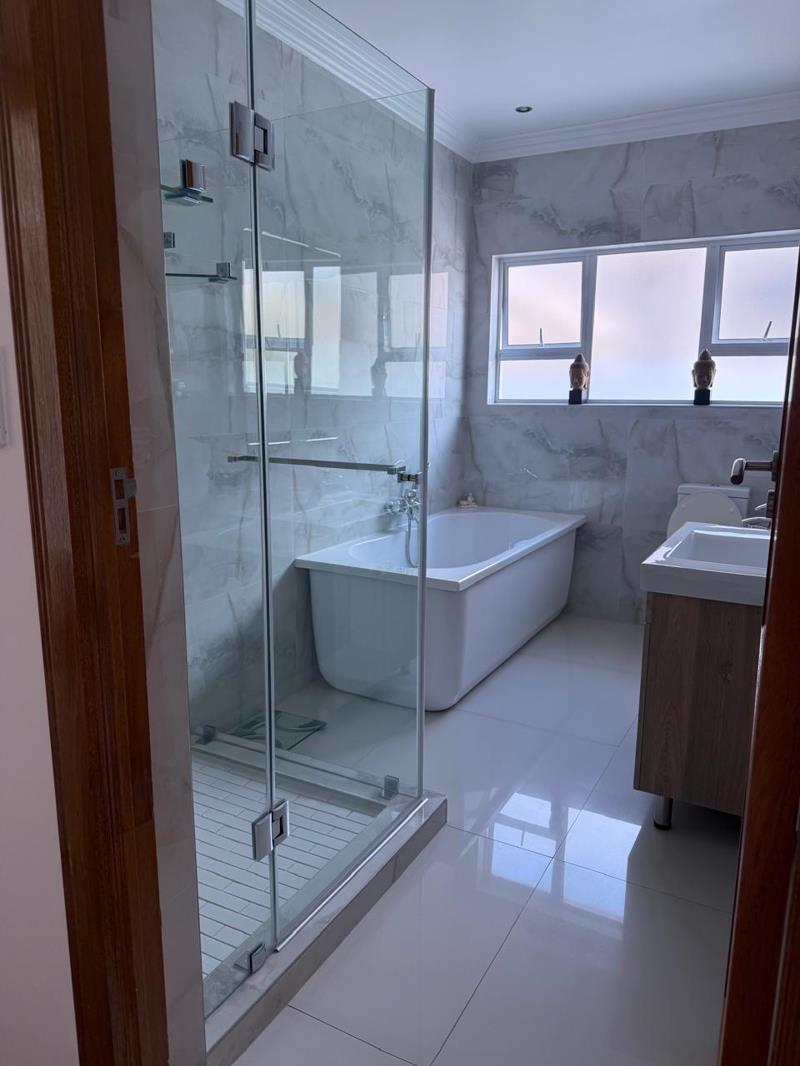 To Let 4 Bedroom Property for Rent in Bryanston East Gauteng