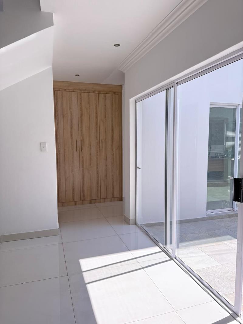 To Let 4 Bedroom Property for Rent in Bryanston East Gauteng