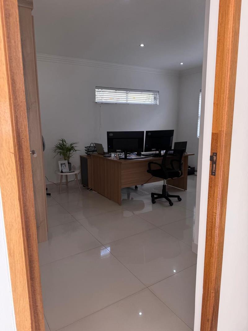 To Let 4 Bedroom Property for Rent in Bryanston East Gauteng