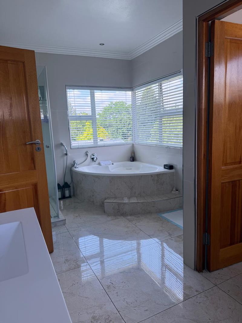 To Let 4 Bedroom Property for Rent in Bryanston East Gauteng