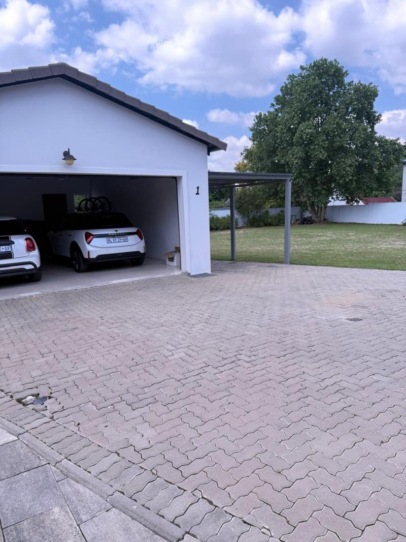 To Let 4 Bedroom Property for Rent in Bryanston East Gauteng