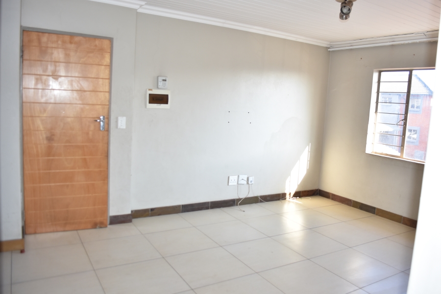2 Bedroom Property for Sale in Andeon Gauteng
