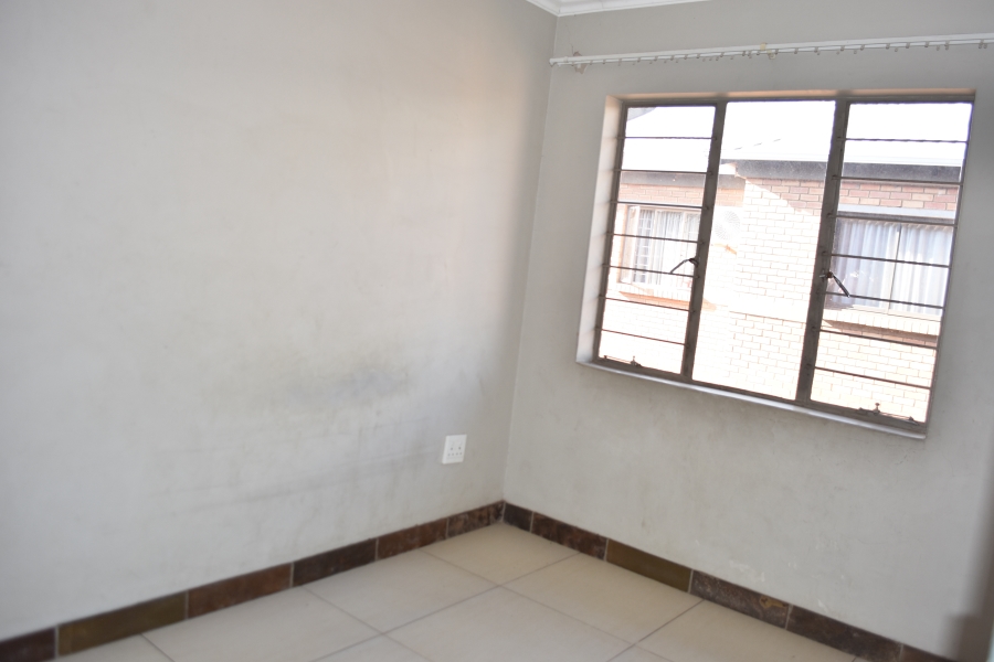 2 Bedroom Property for Sale in Andeon Gauteng