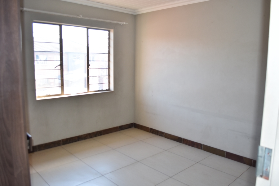 2 Bedroom Property for Sale in Andeon Gauteng