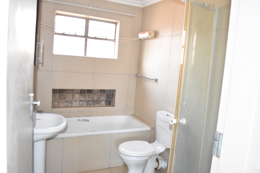 2 Bedroom Property for Sale in Andeon Gauteng