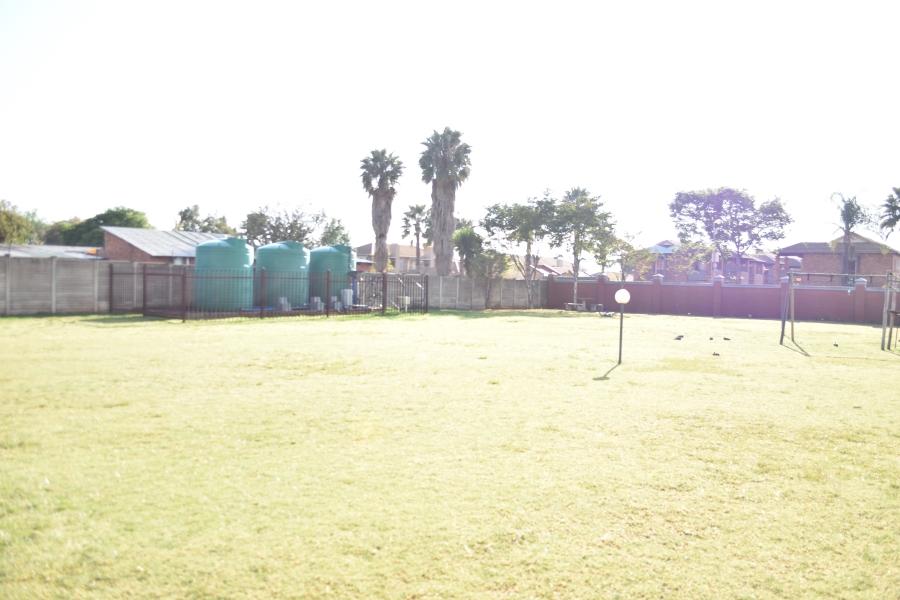 2 Bedroom Property for Sale in Andeon Gauteng