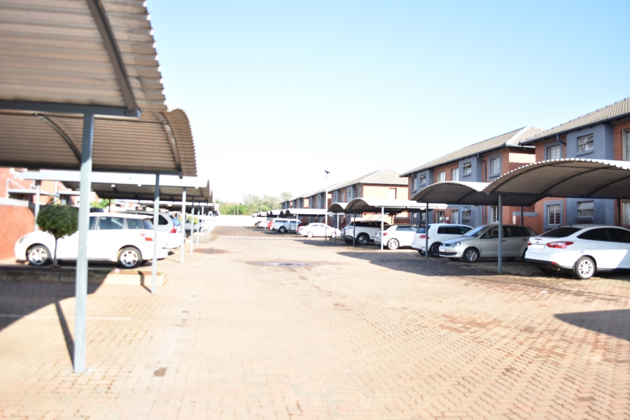 2 Bedroom Property for Sale in Andeon Gauteng