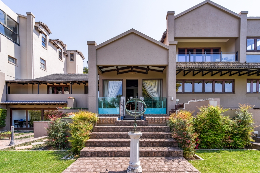9 Bedroom Property for Sale in Waterkloof Ridge Gauteng