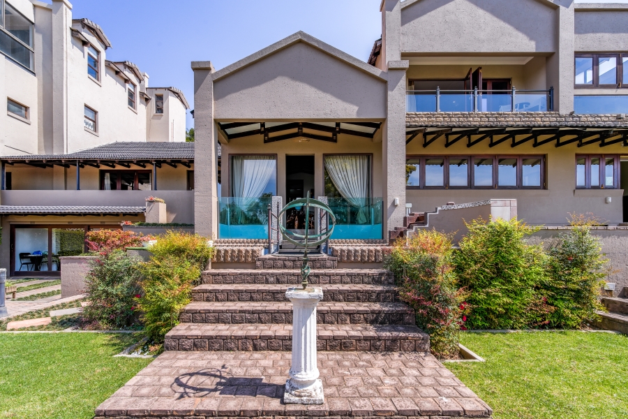 9 Bedroom Property for Sale in Waterkloof Ridge Gauteng