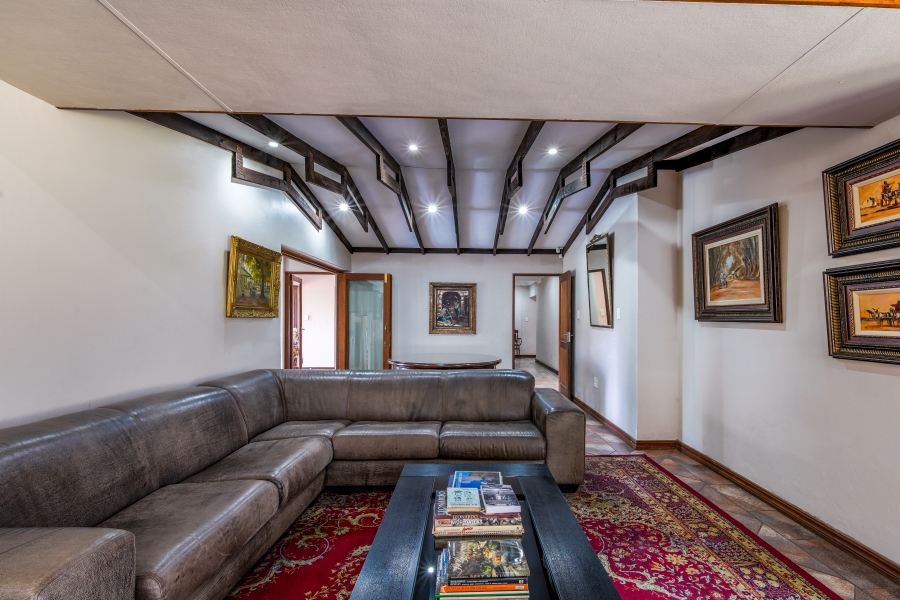 9 Bedroom Property for Sale in Waterkloof Ridge Gauteng
