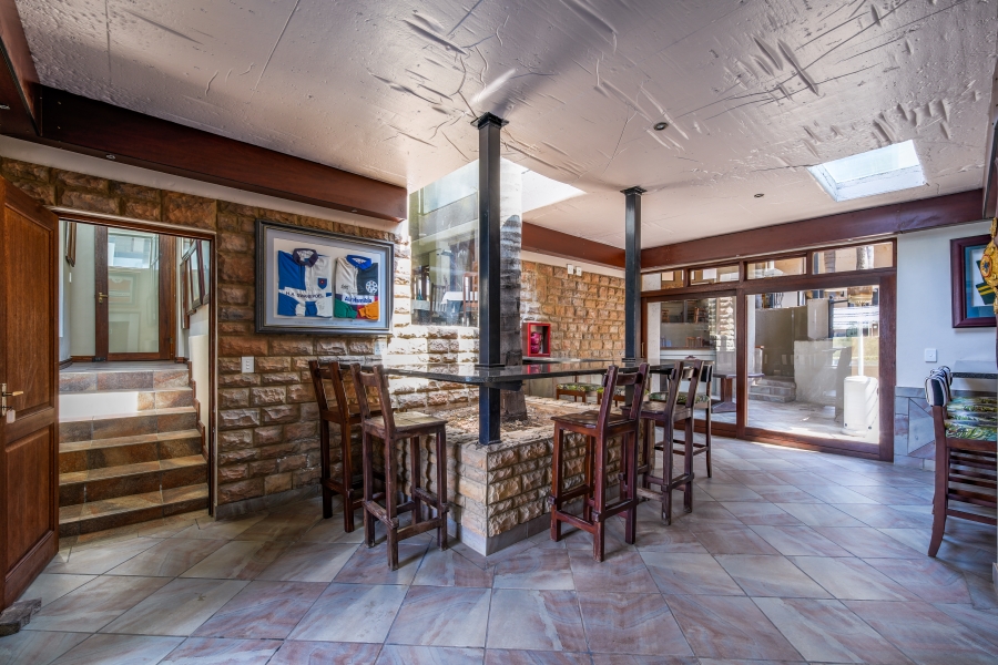 9 Bedroom Property for Sale in Waterkloof Ridge Gauteng