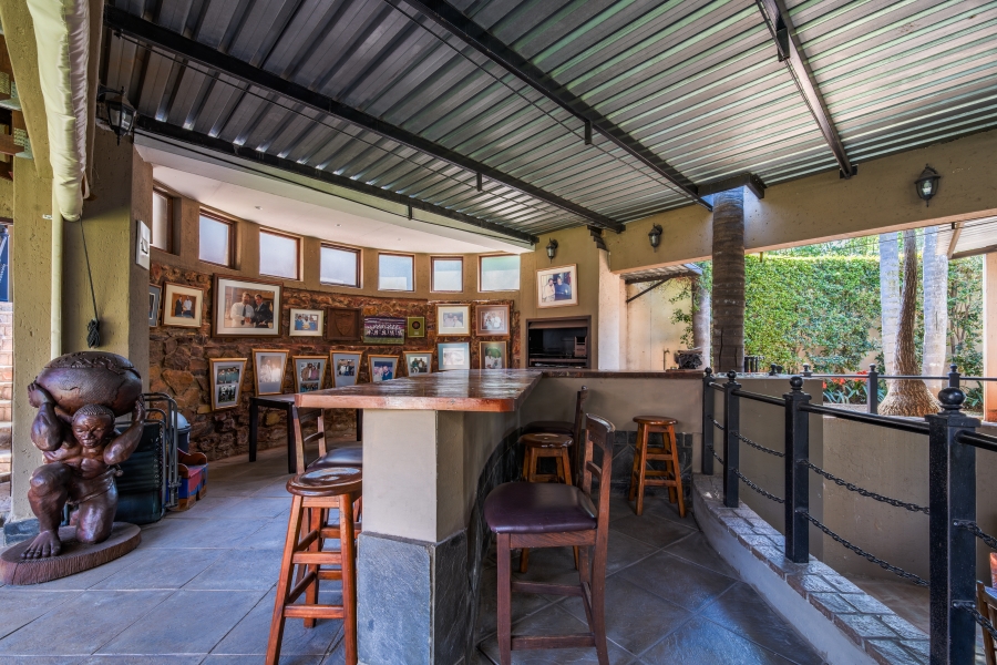 9 Bedroom Property for Sale in Waterkloof Ridge Gauteng