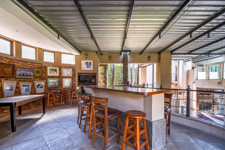 9 Bedroom Property for Sale in Waterkloof Ridge Gauteng