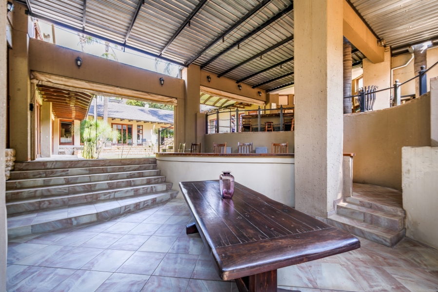 9 Bedroom Property for Sale in Waterkloof Ridge Gauteng