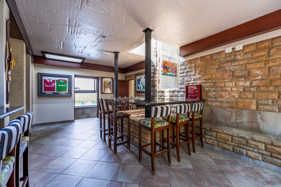 9 Bedroom Property for Sale in Waterkloof Ridge Gauteng