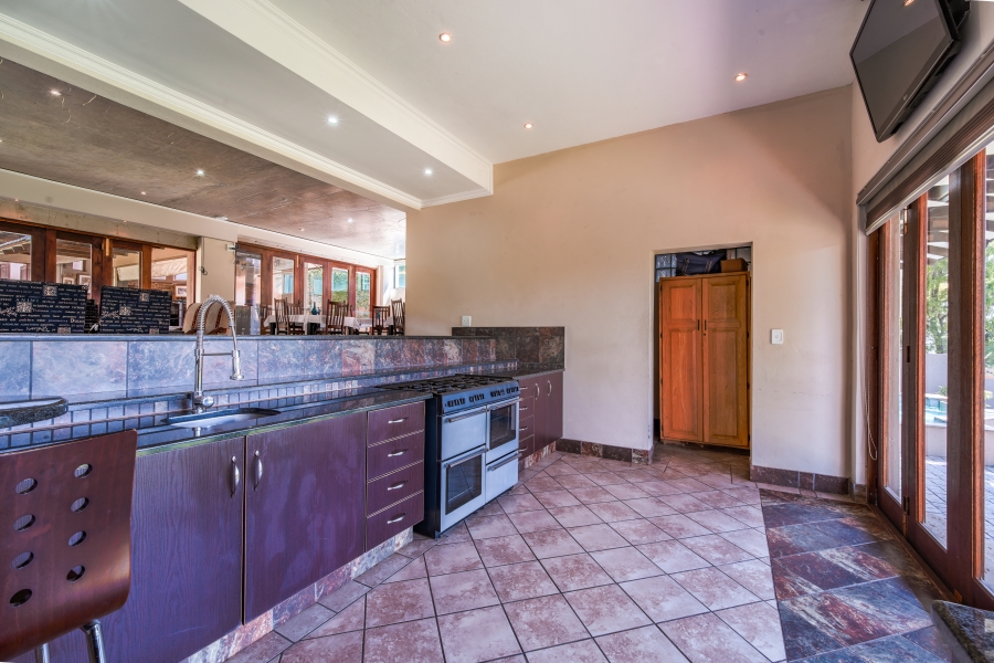 9 Bedroom Property for Sale in Waterkloof Ridge Gauteng