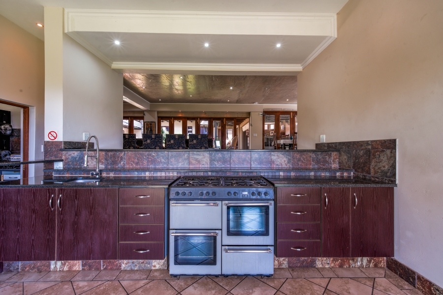 9 Bedroom Property for Sale in Waterkloof Ridge Gauteng