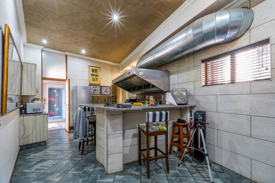 9 Bedroom Property for Sale in Waterkloof Ridge Gauteng