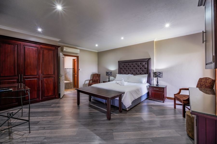 9 Bedroom Property for Sale in Waterkloof Ridge Gauteng