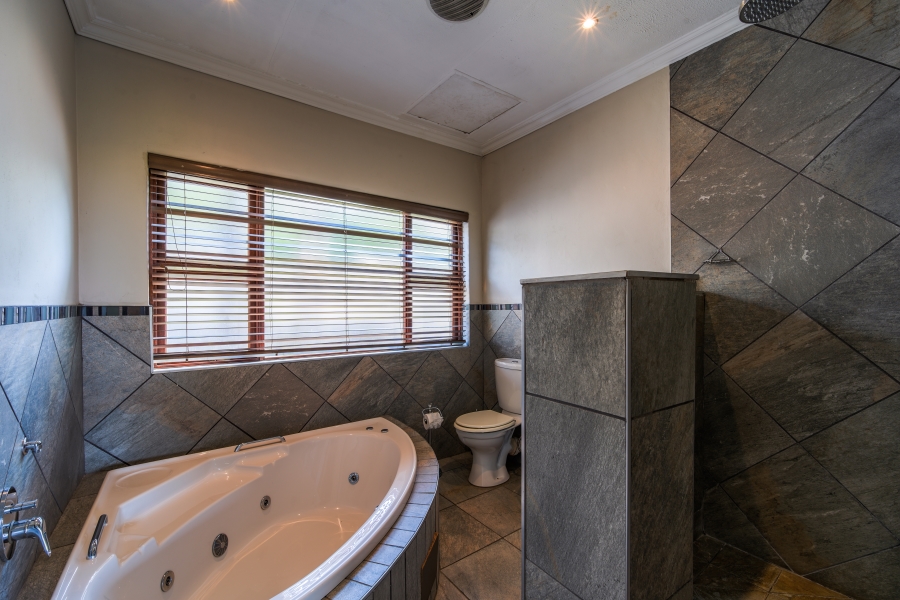 9 Bedroom Property for Sale in Waterkloof Ridge Gauteng
