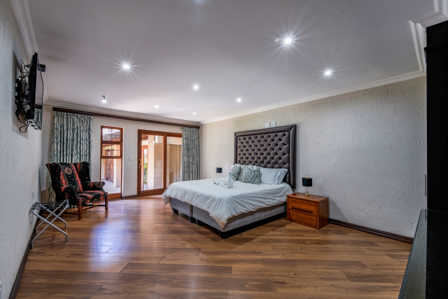 9 Bedroom Property for Sale in Waterkloof Ridge Gauteng