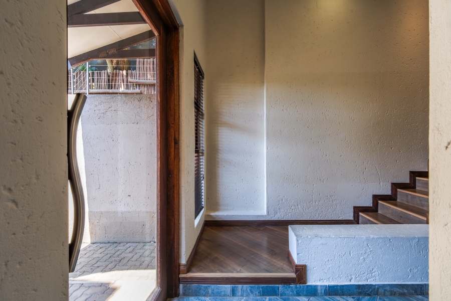 9 Bedroom Property for Sale in Waterkloof Ridge Gauteng