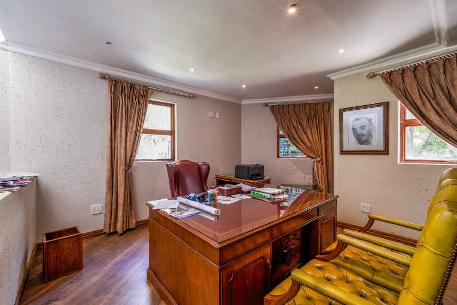 9 Bedroom Property for Sale in Waterkloof Ridge Gauteng