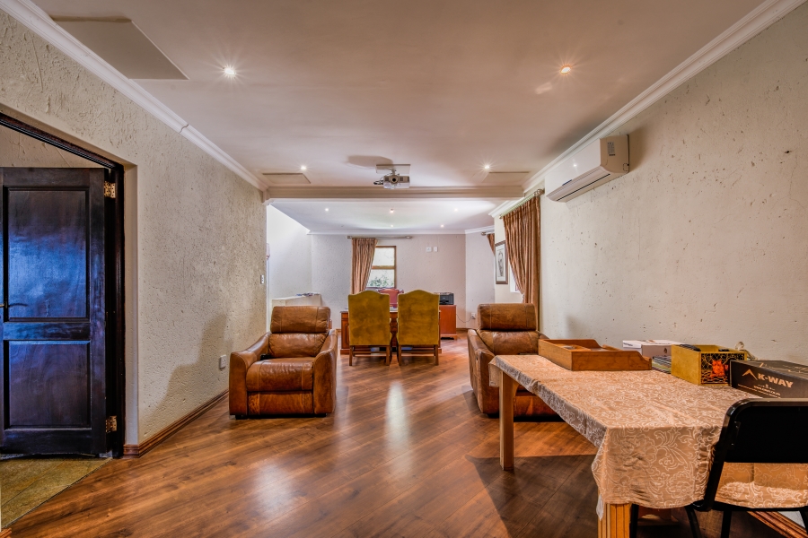 9 Bedroom Property for Sale in Waterkloof Ridge Gauteng