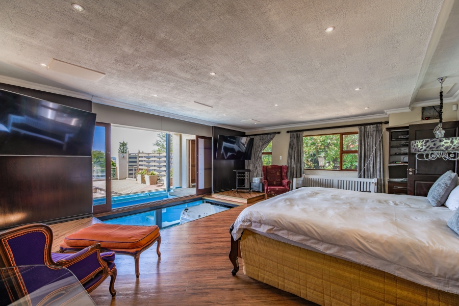 9 Bedroom Property for Sale in Waterkloof Ridge Gauteng
