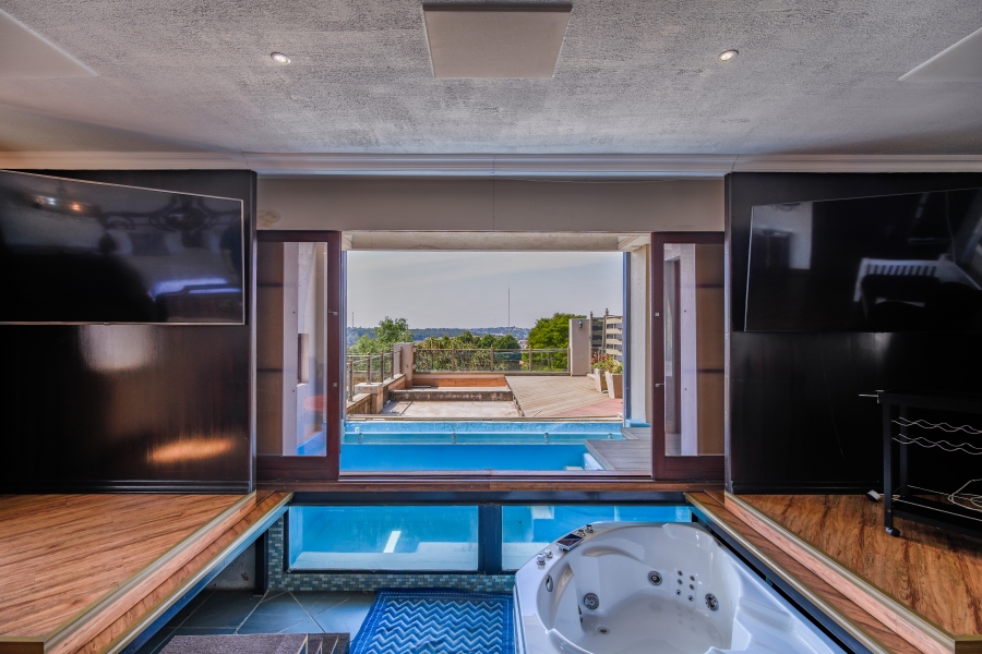 9 Bedroom Property for Sale in Waterkloof Ridge Gauteng