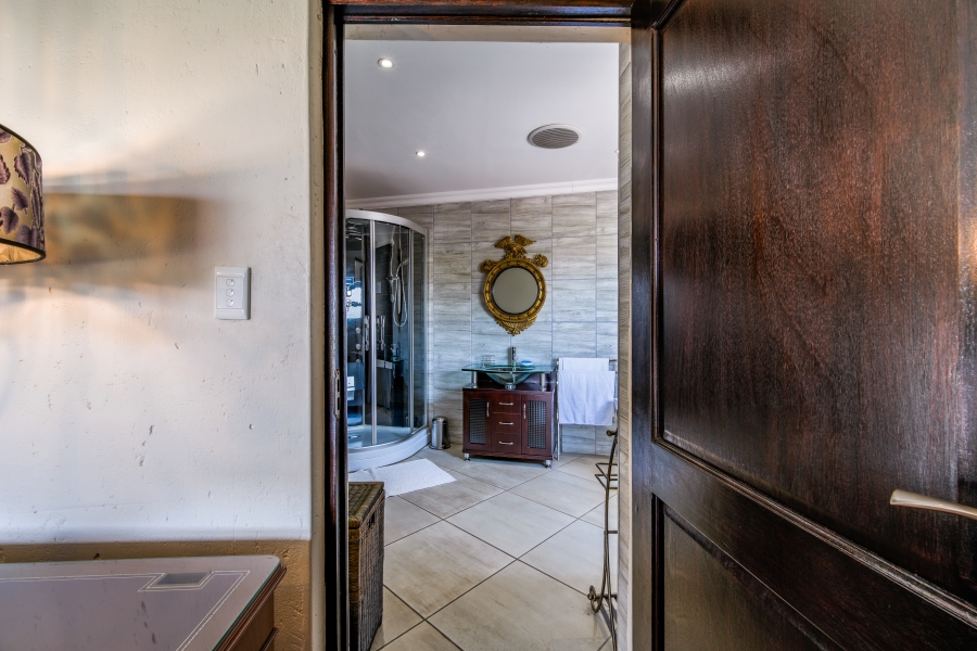 9 Bedroom Property for Sale in Waterkloof Ridge Gauteng
