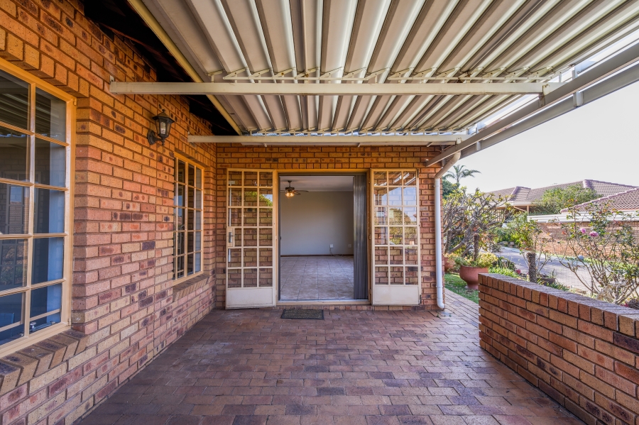 2 Bedroom Property for Sale in Faerie Glen Gauteng