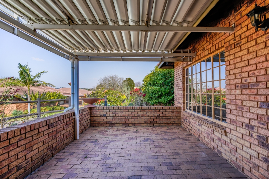 2 Bedroom Property for Sale in Faerie Glen Gauteng