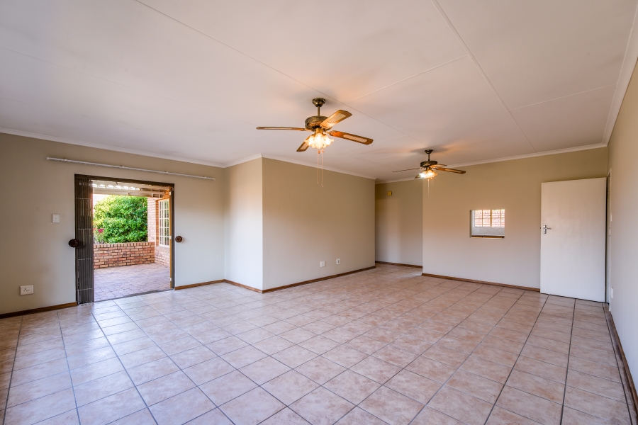 2 Bedroom Property for Sale in Faerie Glen Gauteng