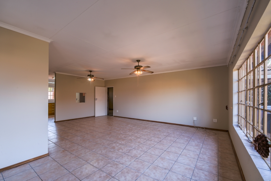 2 Bedroom Property for Sale in Faerie Glen Gauteng