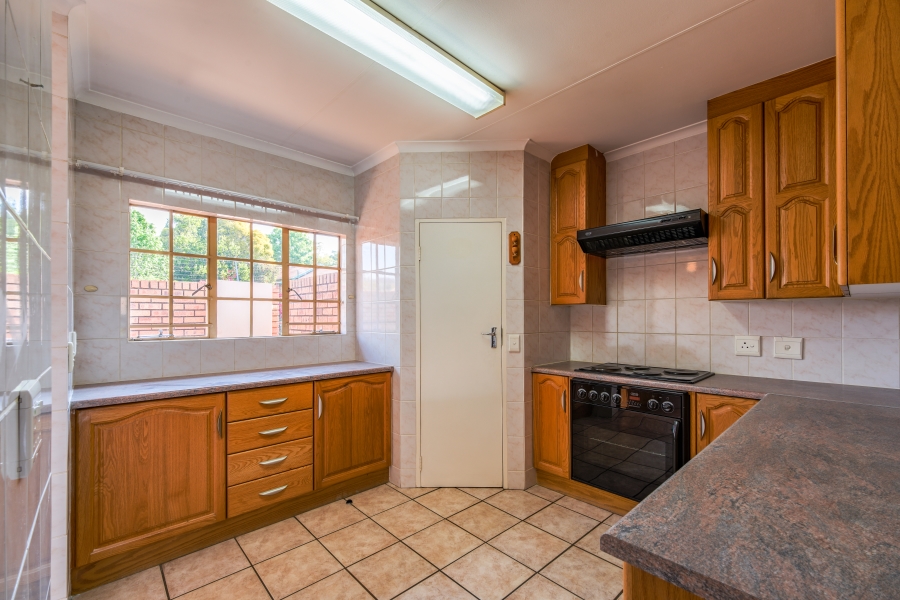 2 Bedroom Property for Sale in Faerie Glen Gauteng