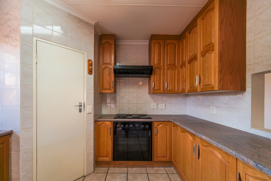 2 Bedroom Property for Sale in Faerie Glen Gauteng
