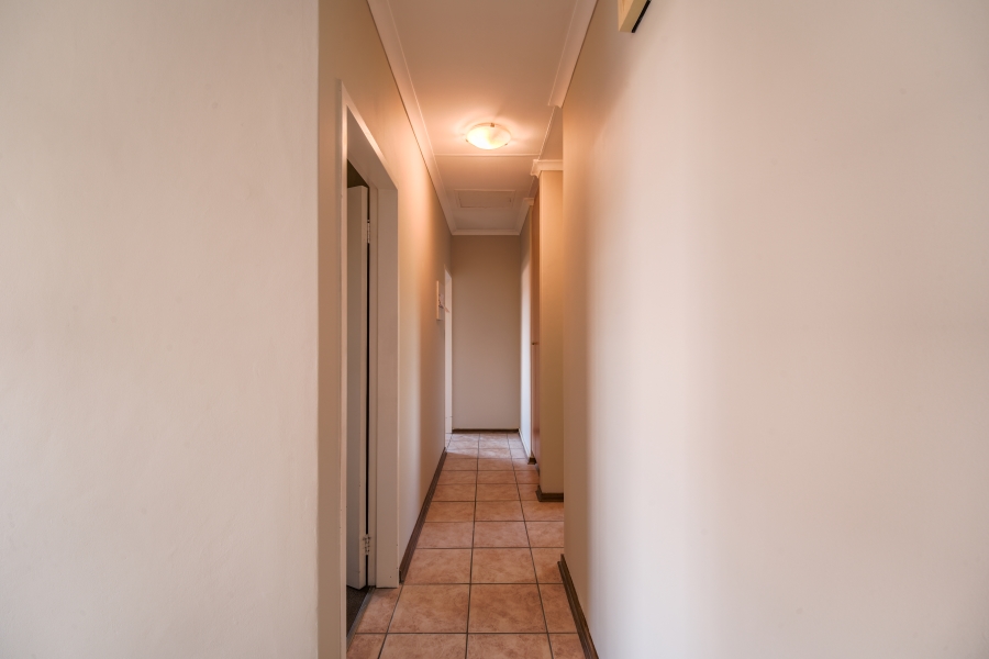 2 Bedroom Property for Sale in Faerie Glen Gauteng